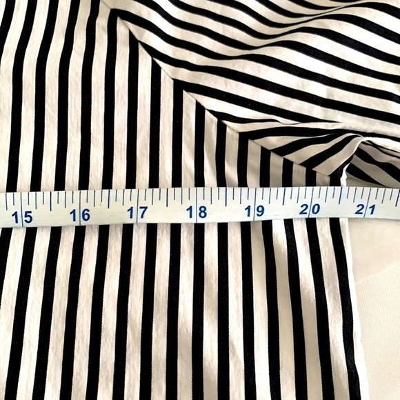 Tahari Black & White Striped Button Down Blouse. 3/4 Sleeves. High/Low. Size L - Picture 10 of 11